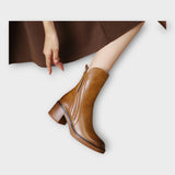 Ángela - Ankle Boots with Elegant Line and Closure Detail